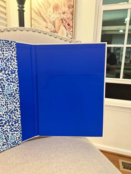 Lilly Pulitzer Clipboard Folio in ‘Have It Both Rays’ Pattern - Picture 4 of 7